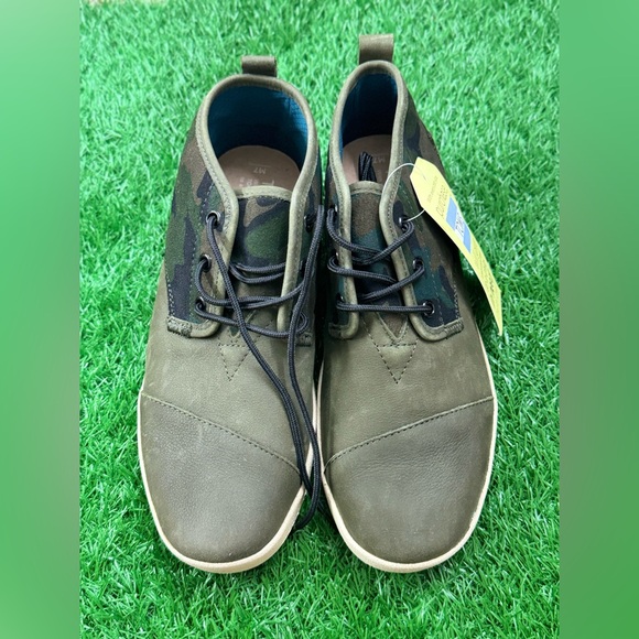 Tom’s Men’s Paseo‎ Mid Size 7 - Picture 1 of 10